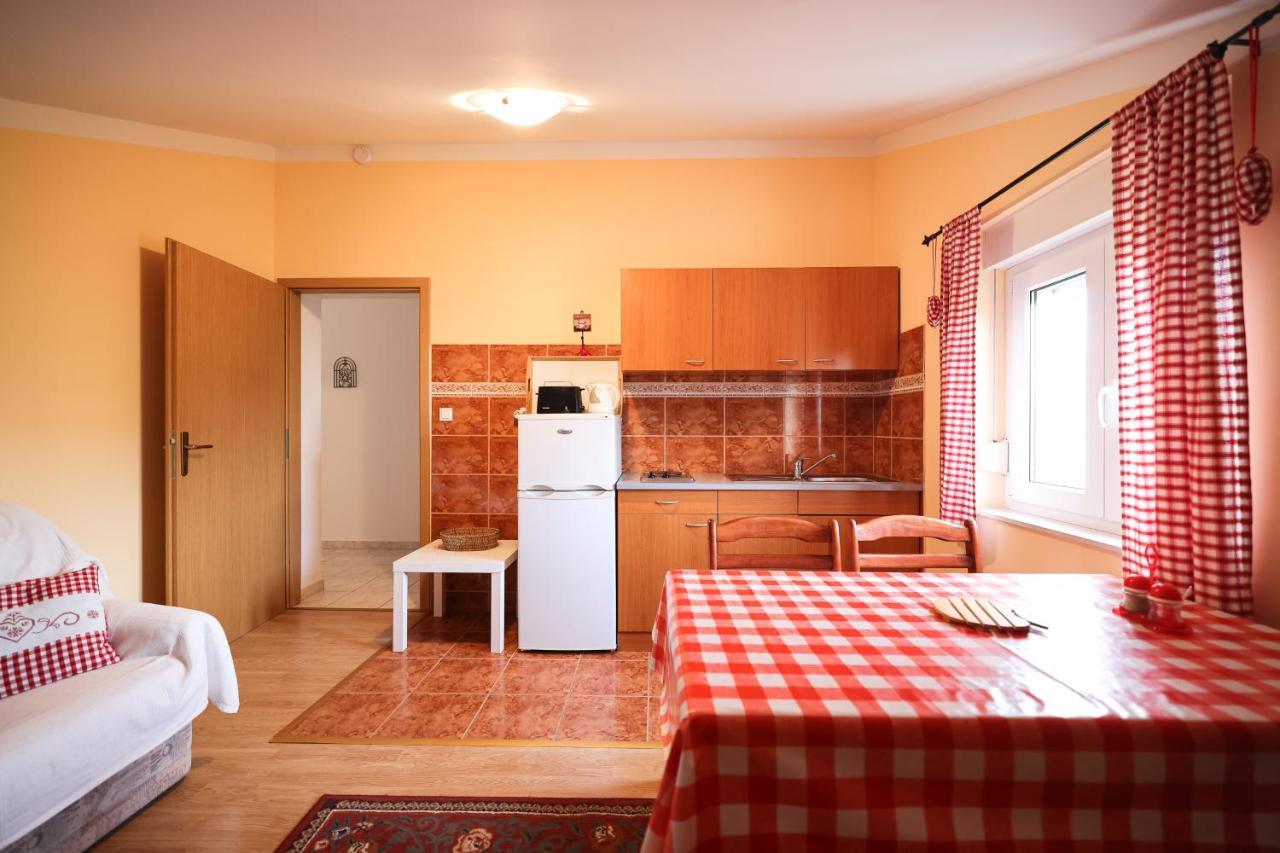 Veronika Apartment *
