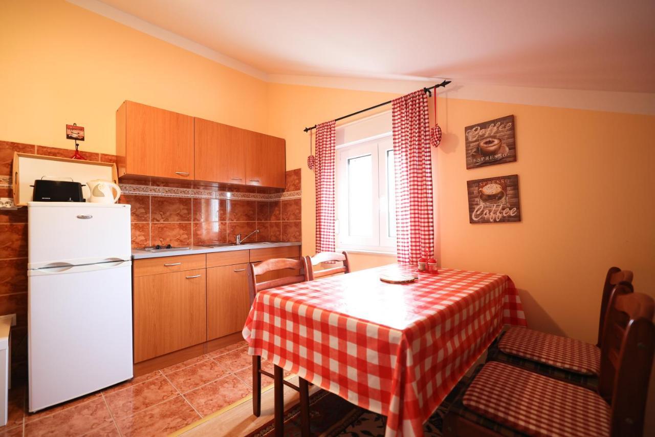 Veronika Apartment *