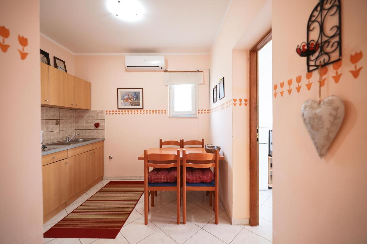 Veronika Apartment *