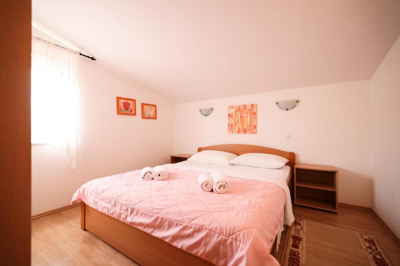 Veronika Apartment *