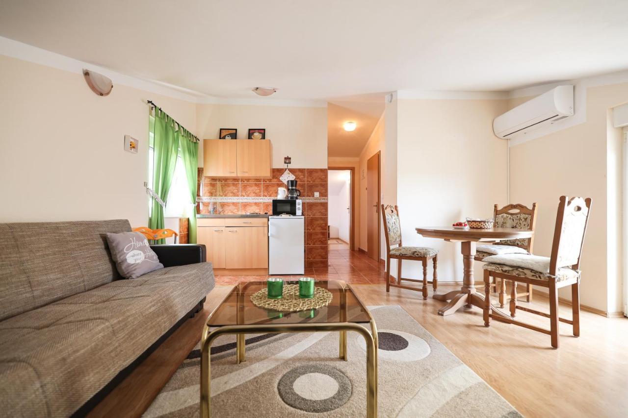Veronika Apartment